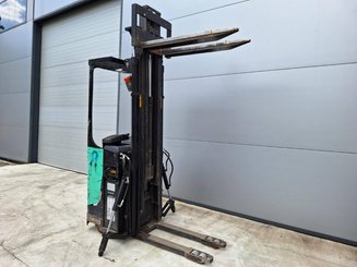 Штабелеры с платформой для оператора Caterpillar NSR16N