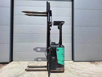 Штабелеры с платформой для оператора Caterpillar NSR16N