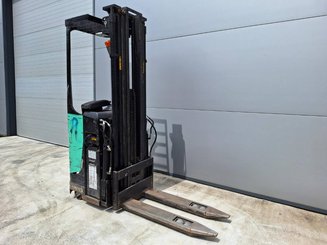 Штабелеры с платформой для оператора Caterpillar NSR16N