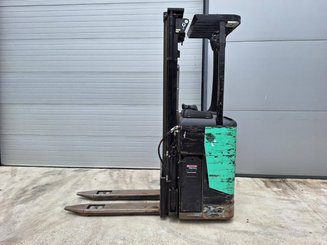 Штабелеры с платформой для оператора Caterpillar NSR16N