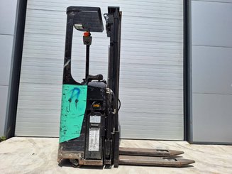 Штабелеры с платформой для оператора Caterpillar NSR16N