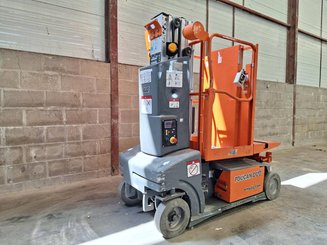 Строительный подъёмник с вертикальной мачтой JLG TOUCAN DUO