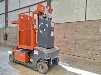Строительный подъёмник с вертикальной мачтой JLG TOUCAN DUO