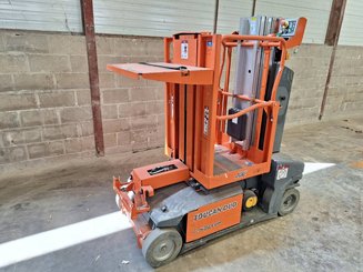 Строительный подъёмник с вертикальной мачтой JLG TOUCAN DUO