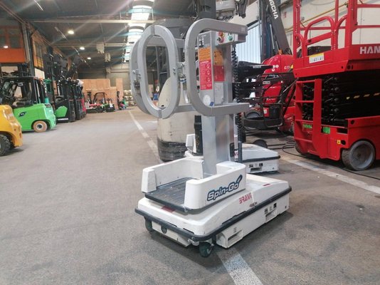 Строительный подъёмник с вертикальной мачтой Bravi Lui SPIN GO - 1