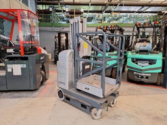 Строительный подъёмник с вертикальной мачтой JLG 20MVL