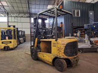 Четырехопорные погрузчики Caterpillar EP25K-PAC