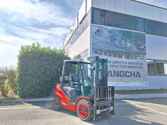 Четырехопорные погрузчики Hangcha XF30G-2