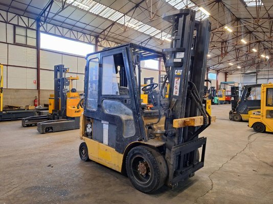 Четырехопорные погрузчики Caterpillar EP30K - 1