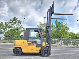 Четырехопорные погрузчики Caterpillar GP50K