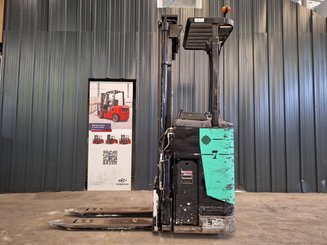 Штабелеры с платформой для оператора Caterpillar NSR16N