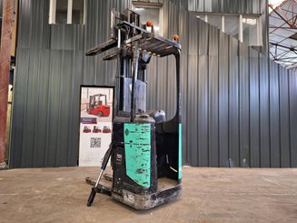 Штабелеры с платформой для оператора Caterpillar NSR16N