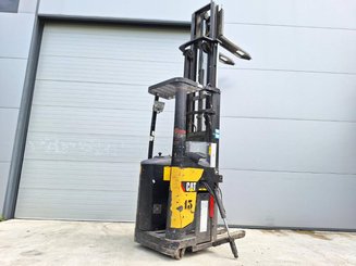 Штабелеры с платформой для оператора Caterpillar NSR20N