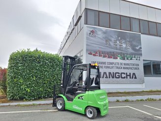 Четырехопорные погрузчики Hangcha XC35i