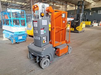 Строительный подъёмник с вертикальной мачтой JLG TOUCAN DUO