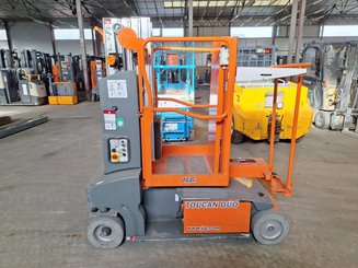 Строительный подъёмник с вертикальной мачтой JLG TOUCAN DUO