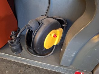 Строительный подъёмник с вертикальной мачтой JLG TOUCAN DUO