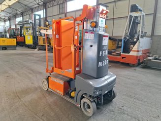 Строительный подъёмник с вертикальной мачтой JLG TOUCAN DUO
