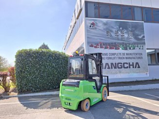 Четырехопорные погрузчики Hangcha AE30-I