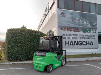 Четырехопорные погрузчики Hangcha AE30-I