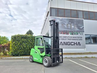 Четырехопорные погрузчики Hangcha XC50i-600
