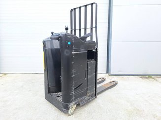 Четырехопорные погрузчики Caterpillar NPR20N