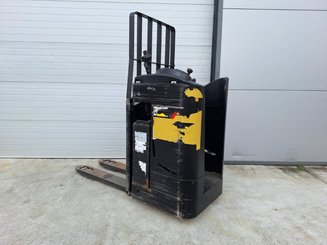 Четырехопорные погрузчики Caterpillar NPR20N