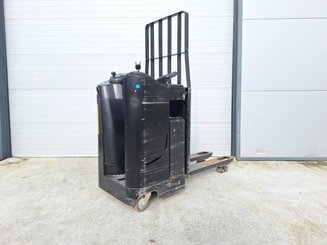 Четырехопорные погрузчики Caterpillar NPR20N