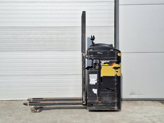 Четырехопорные погрузчики Caterpillar NPR20N