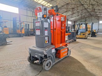 Строительный подъёмник с вертикальной мачтой JLG TOUCAN DUO