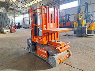 Строительный подъёмник с вертикальной мачтой JLG TOUCAN DUO