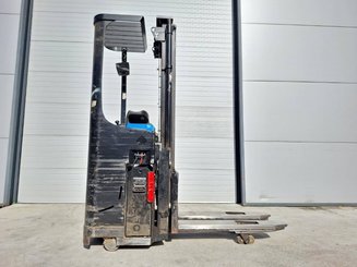 Штабелеры с платформой для оператора Caterpillar NSR16NI