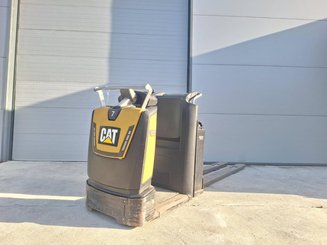 Четырехопорные погрузчики Caterpillar N020NE
