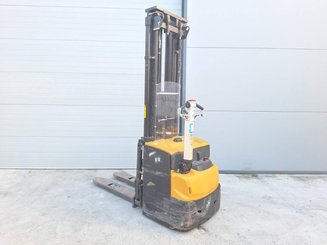 Штабелеры с электроприводом Caterpillar NSP16N2