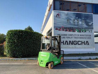 Четырехопорные погрузчики Hangcha XC25i