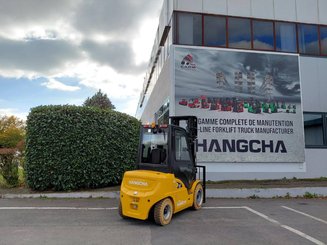 Четырехопорные погрузчики Hangcha XE30i (CPD30-XEY2-SI)