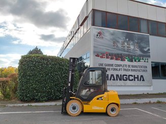 Четырехопорные погрузчики Hangcha XE30i (CPD30-XEY2-SI)