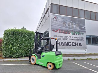 Четырехопорные погрузчики Hangcha AE30-I