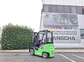 Четырехопорные погрузчики Hangcha XC18i