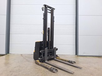 Штабелер с кадрируюющей поперечиной Caterpillar NSP16N2S - 3