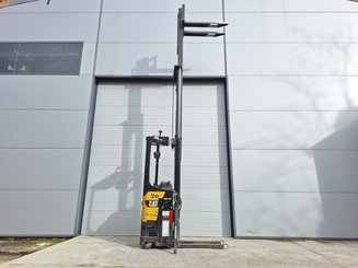 Штабелеры с платформой для оператора Caterpillar NSR16N