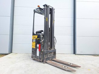 Штабелеры с платформой для оператора Caterpillar NSR16N