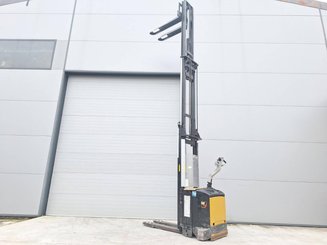 Штабелеры с электроприводом Caterpillar NSV16Ni
