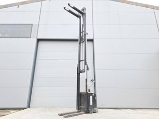 Штабелеры с электроприводом Caterpillar NSV16Ni