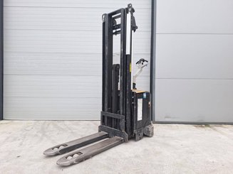 Штабелеры с электроприводом Caterpillar NSV16Ni
