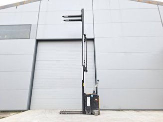Штабелеры с электроприводом Caterpillar NSV16Ni