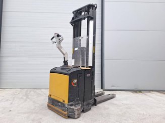 Штабелеры с электроприводом Caterpillar NSV16Ni