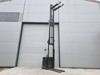 Штабелеры с электроприводом Caterpillar NSV16Ni