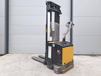 Штабелеры с электроприводом Caterpillar NSV16Ni