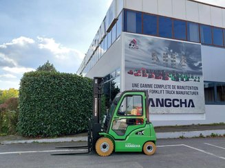Четырехопорные погрузчики Hangcha XC25i
